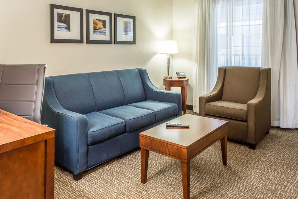 Comfort Suites Near Potomac Mills Вудбридж Экстерьер фото