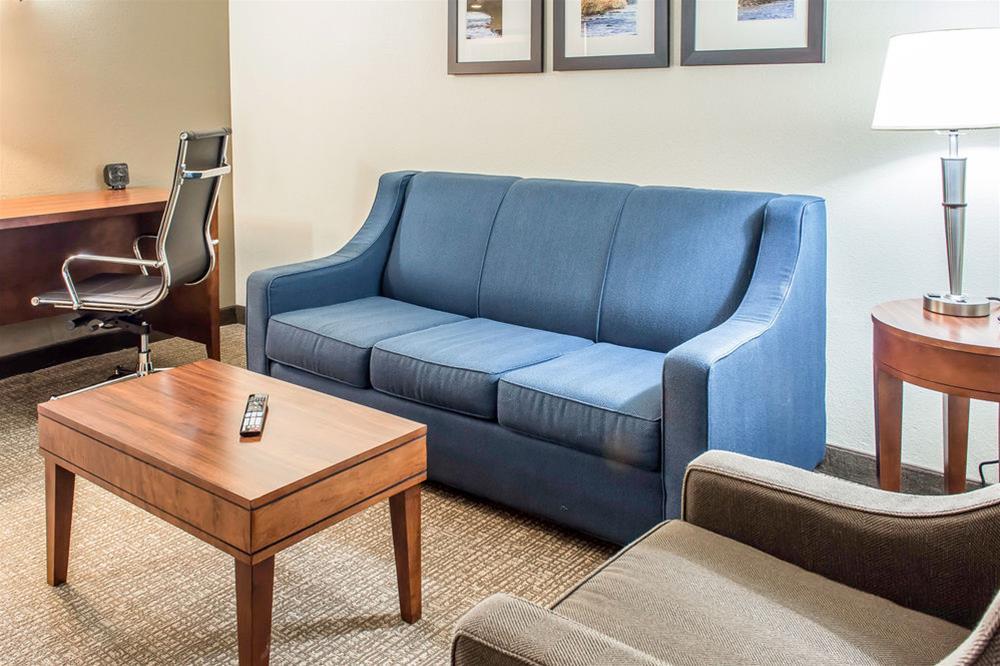 Comfort Suites Near Potomac Mills Вудбридж Экстерьер фото