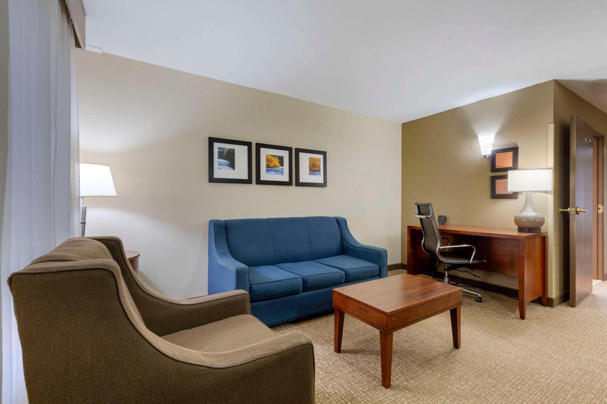 Comfort Suites Near Potomac Mills Вудбридж Экстерьер фото